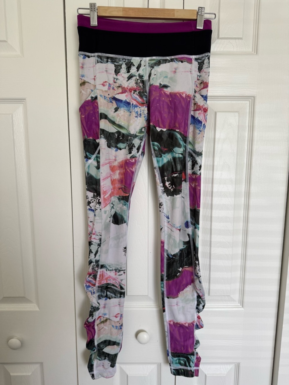 Lululemon Purple Abstract Print Leggings size 4